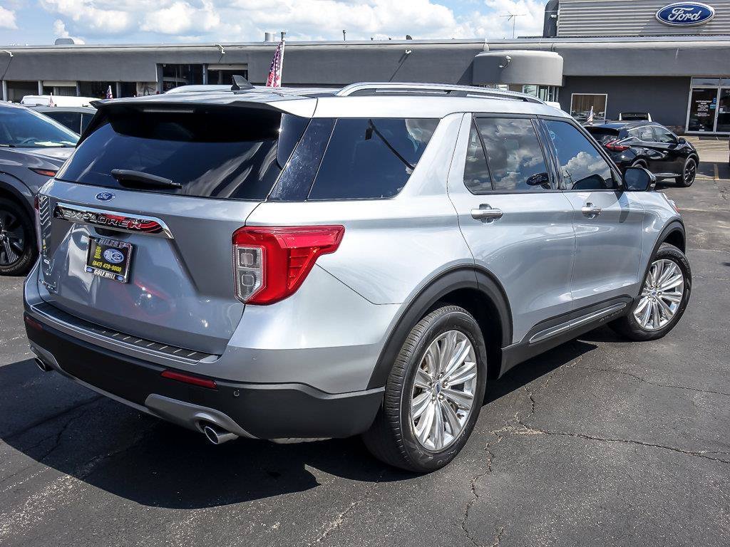 Used 2023 Silver Metallic Ford Limited image 10