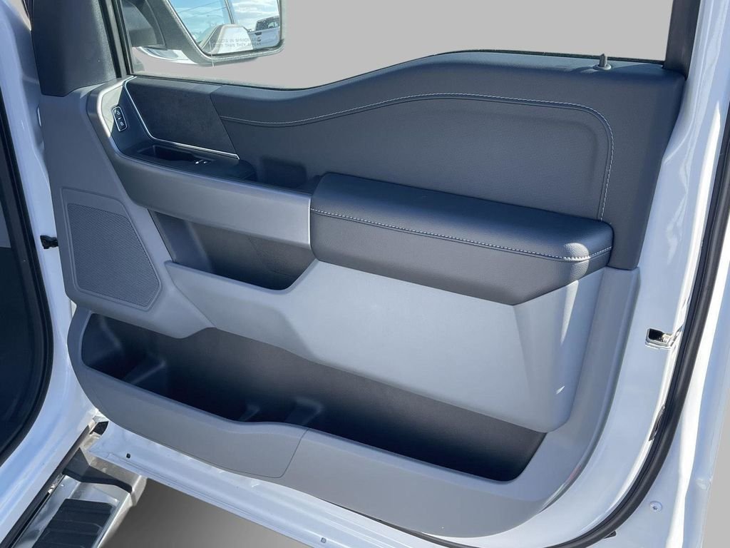 2025 Ford F-150 XLT - Photo 15