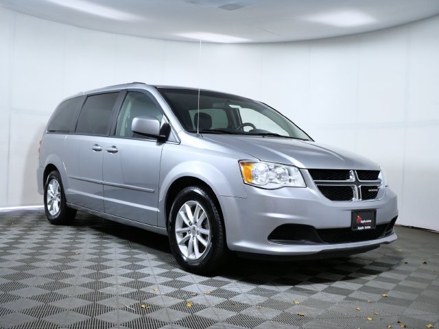 Used 2016 Silver Dodge SXT image 1