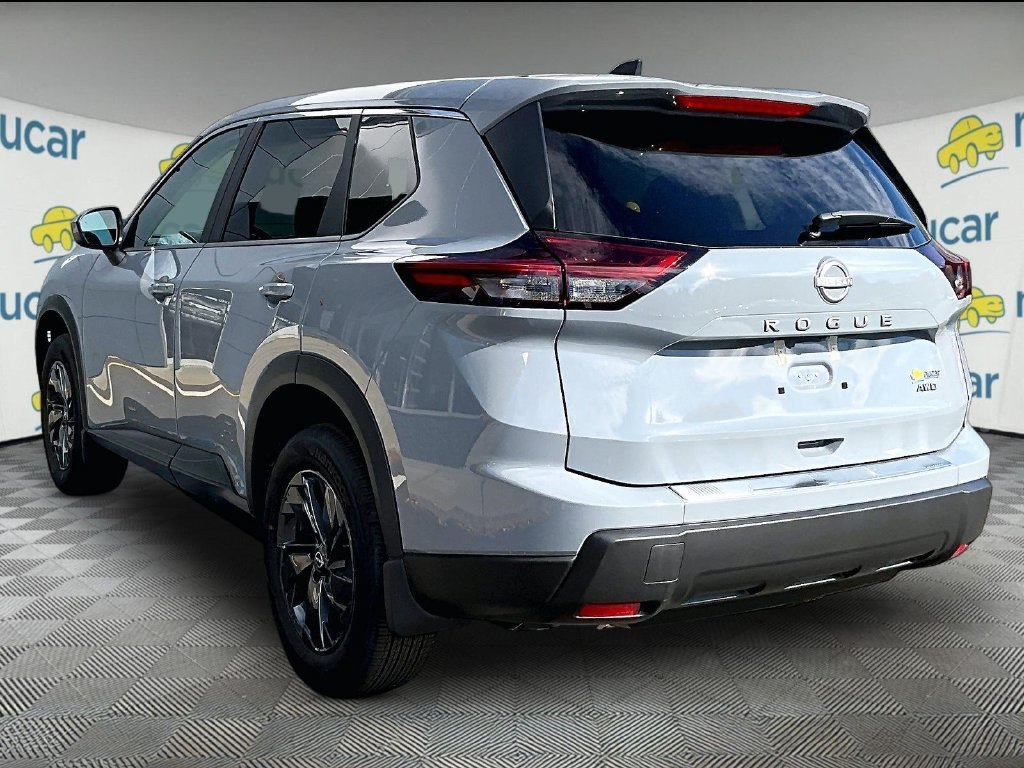 Used 2026 Gray Nissan SV image 5