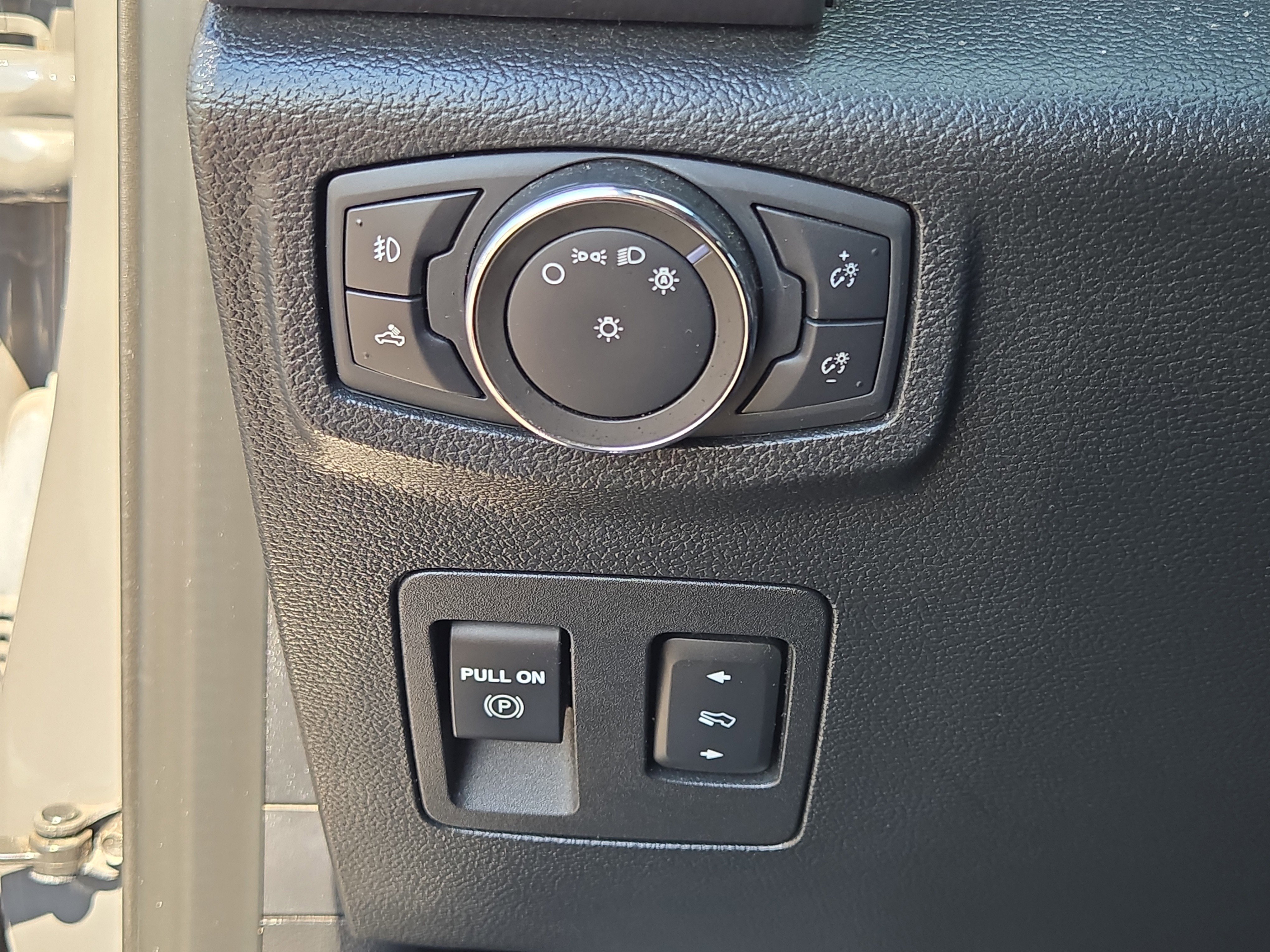 Used 2020 Gray Ford LARIAT image 22