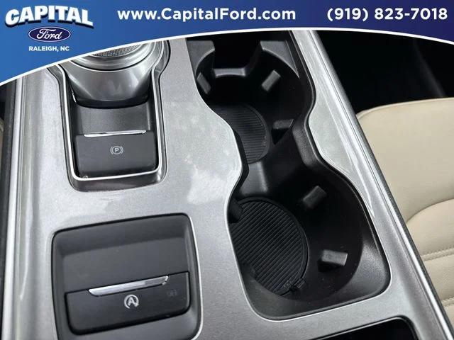 Used 2023 Green Ford SEL image 32