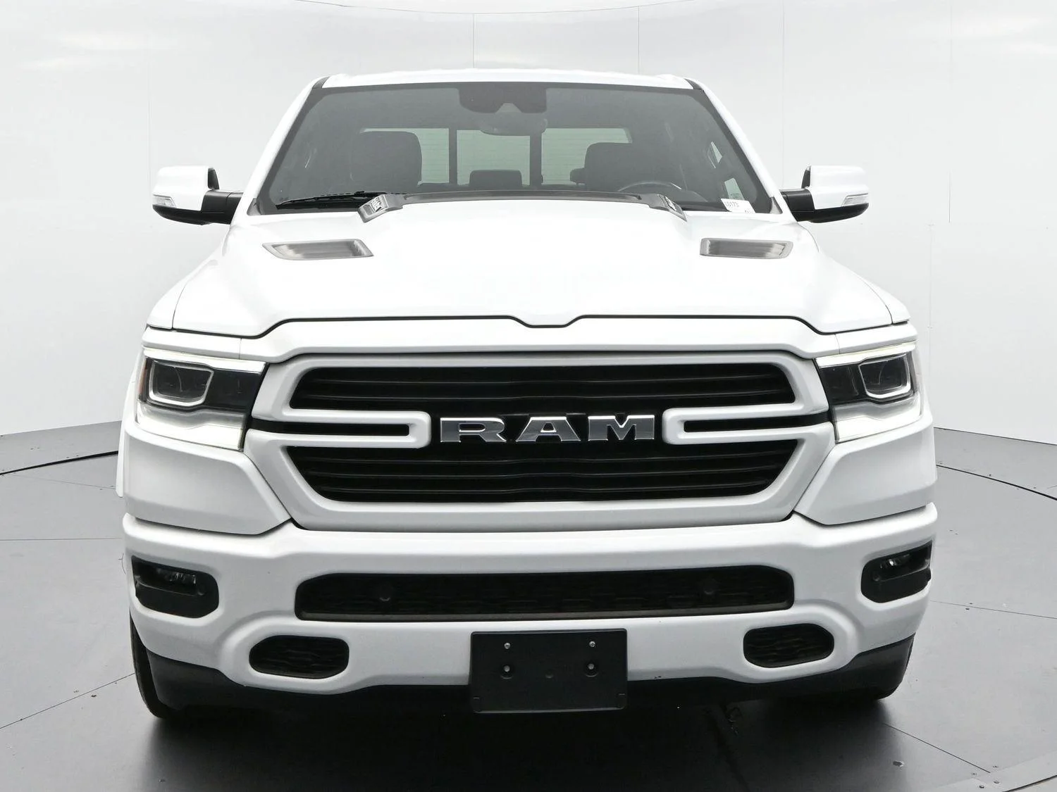 Used 2022 White Ram Laramie image 2