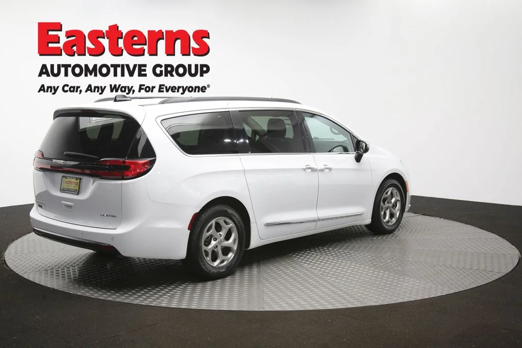 Used 2023 White Chrysler Limited image 44