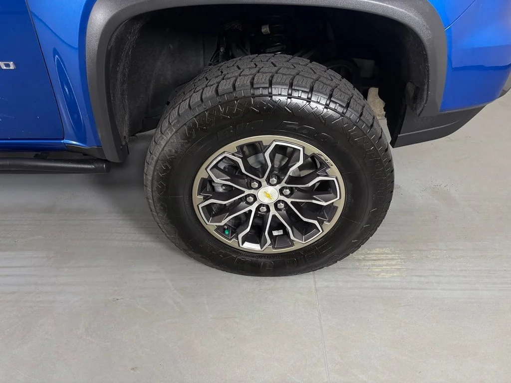 Used 2022 Blue Chevrolet ZR2 image 10