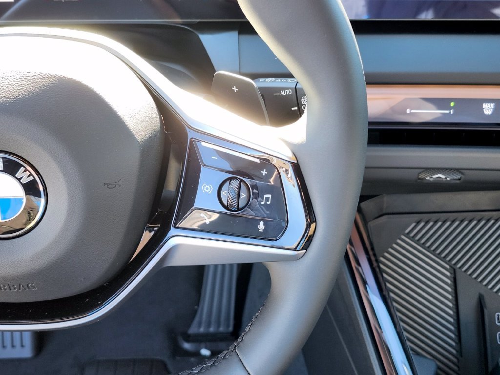 New 2026 White BMW 30 xDrive image 24