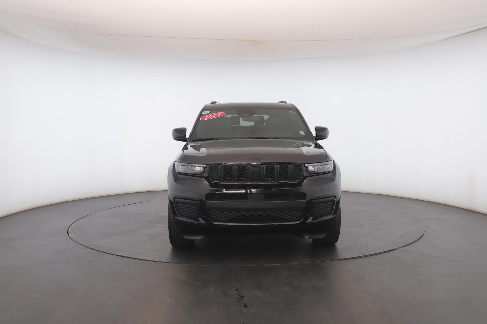 Used 2023 Diamond Black Crystal Pearlcoat Jeep Altitude 4x4 image 22