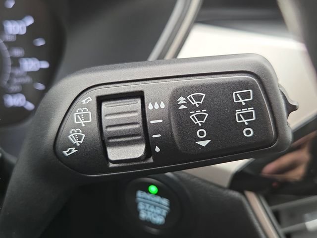 Used 2021 Oxford White Ford SE image 31