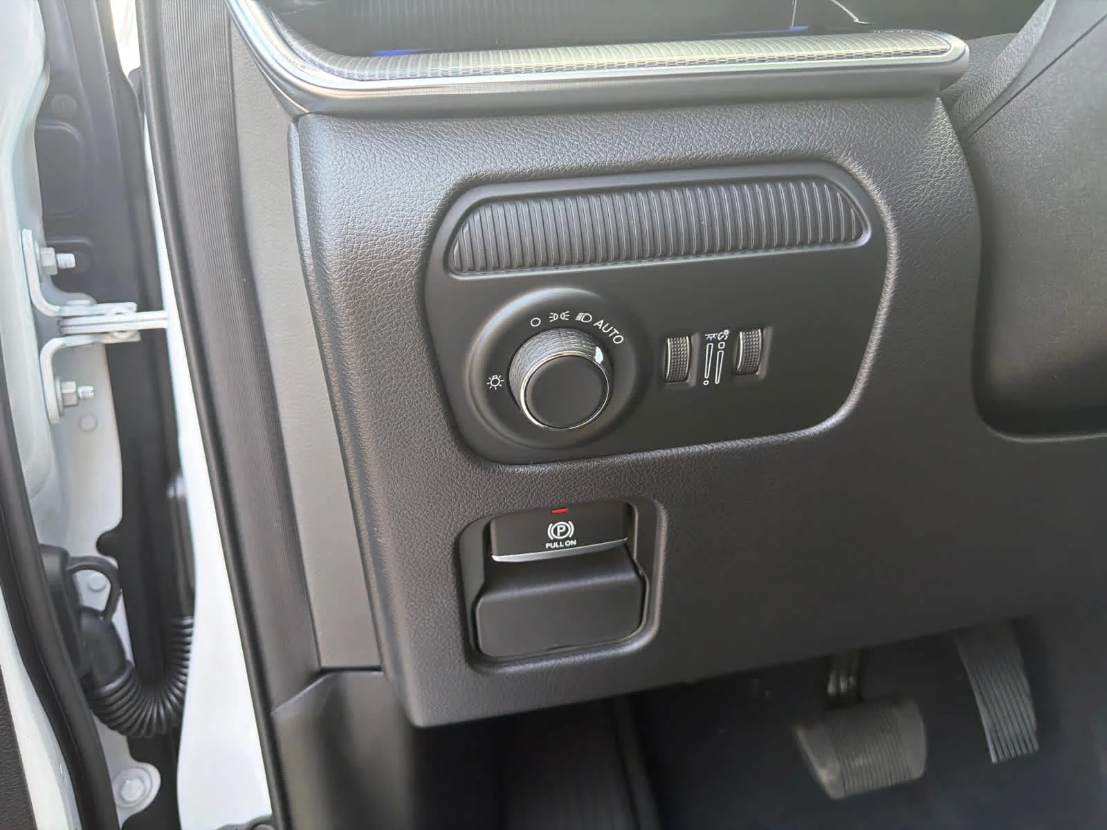New 2026 Bright White Clearcoat Jeep Summit Obsidian image 26