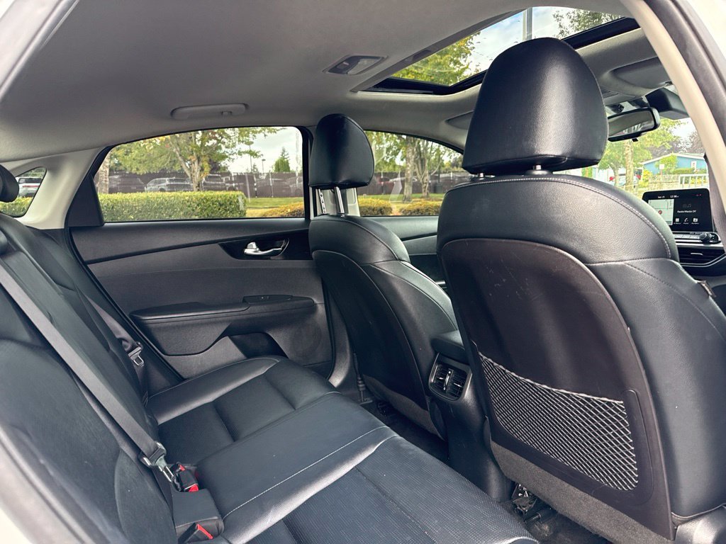 Used 2021 Snow White Pearl Kia EX image 22
