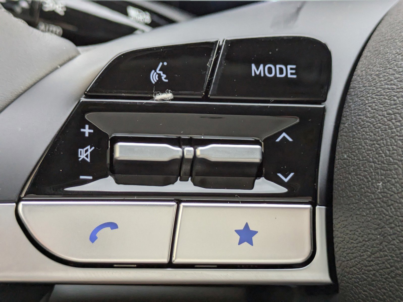 Used 2025 Serenity White Hyundai SEL Convenience image 21