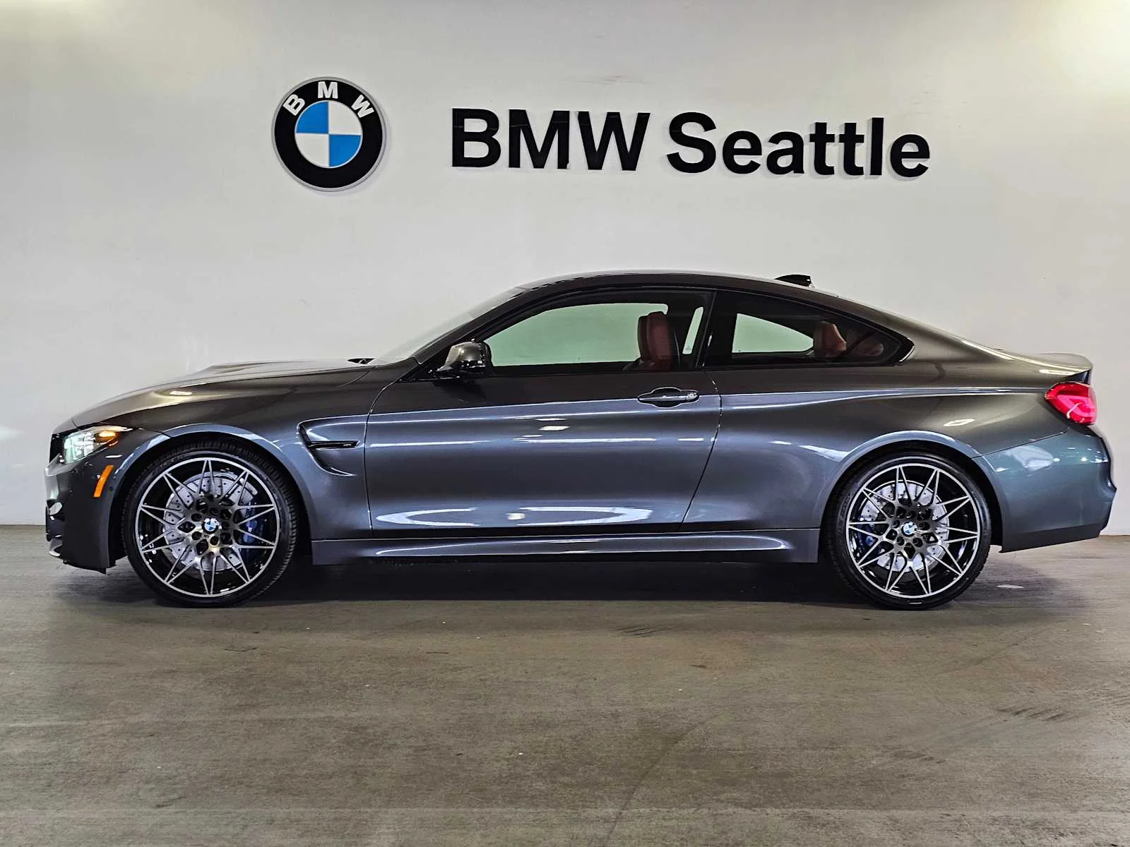 Used 2018 0B39 Mineral Grey Metallic BMW  image 4
