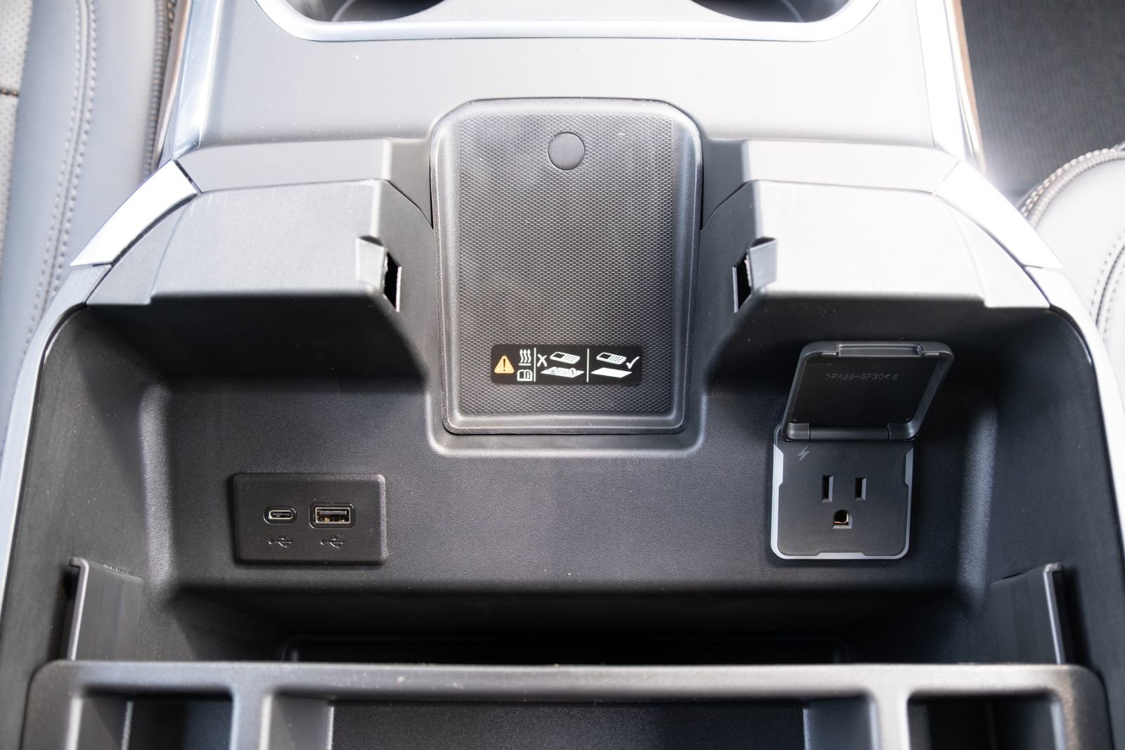 2026 Chevrolet Silverado 3500HD High Country - Photo 9