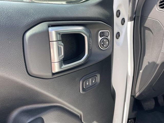 Used 2025 White Jeep Rubicon image 15