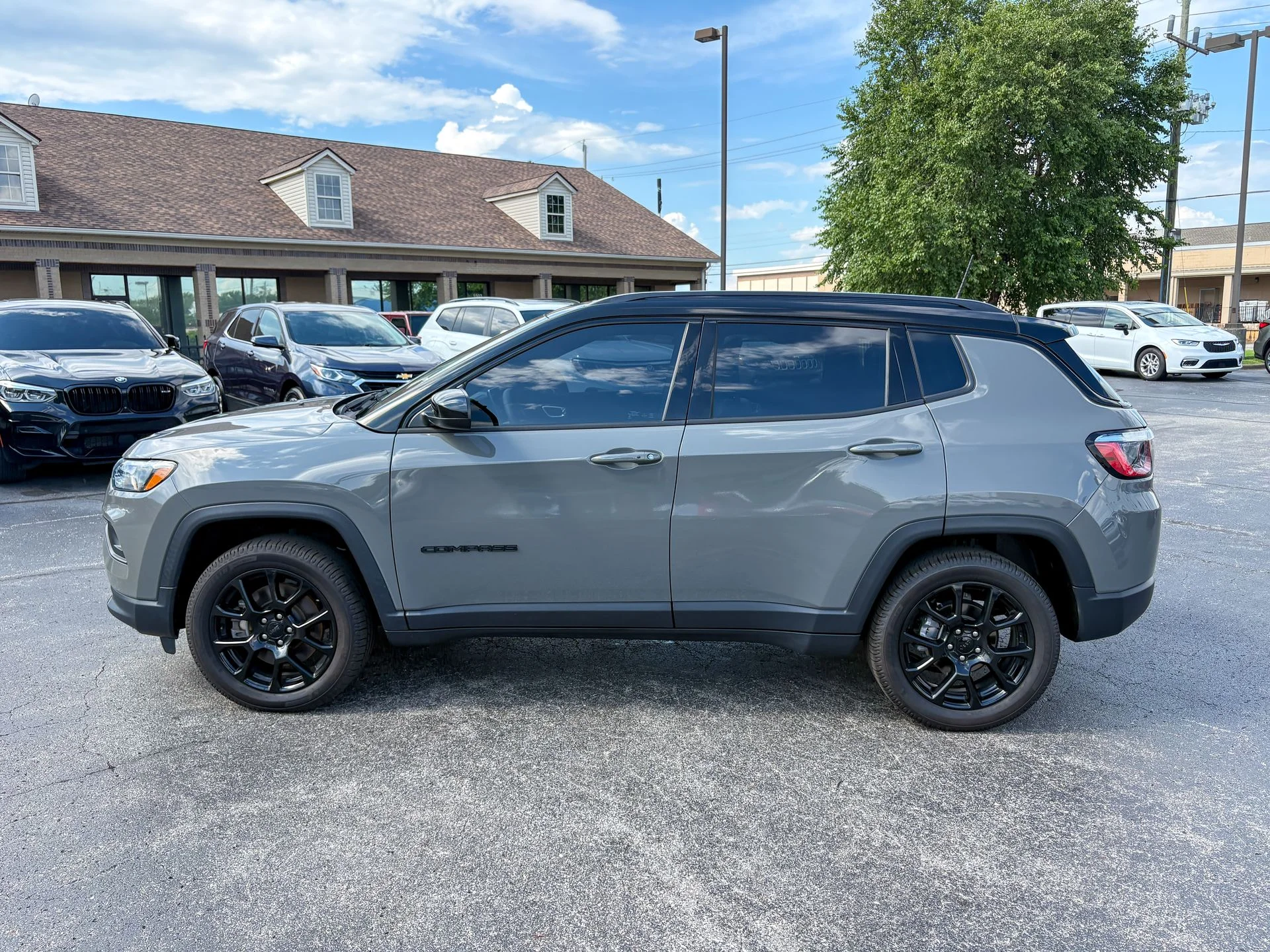 Used 2023 Gray Jeep Altitude image 6