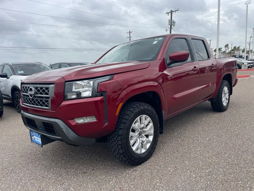 Used 2022 Red Nissan SV image 3