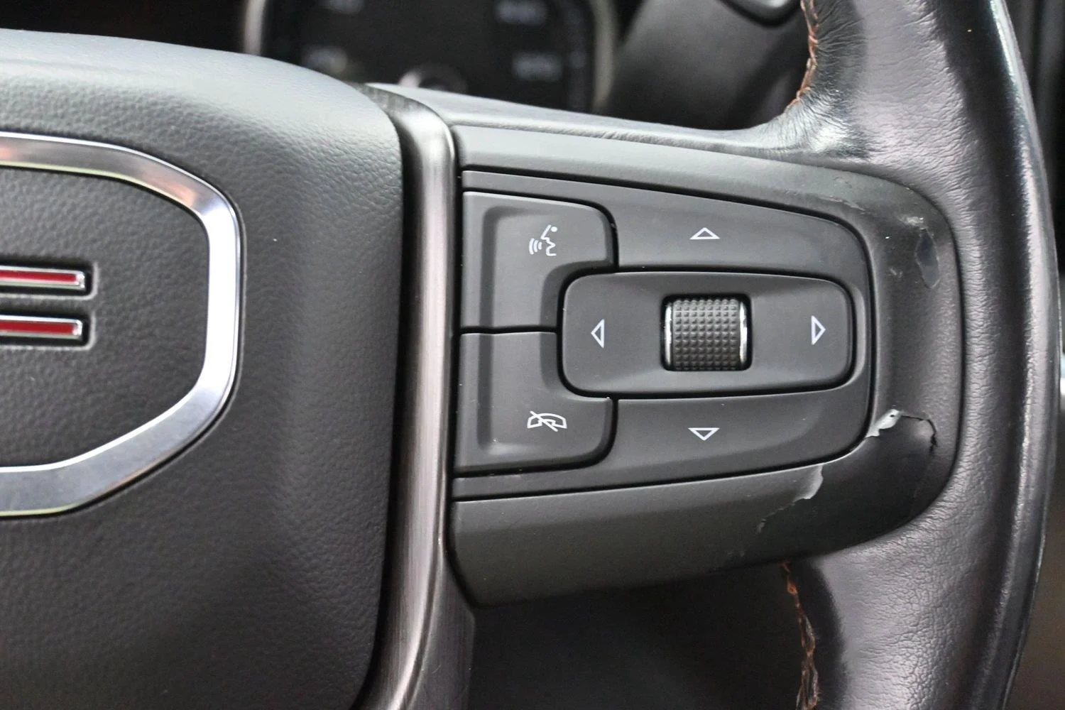 Used 2020 ONYX BLACK GMC AT4 image 19