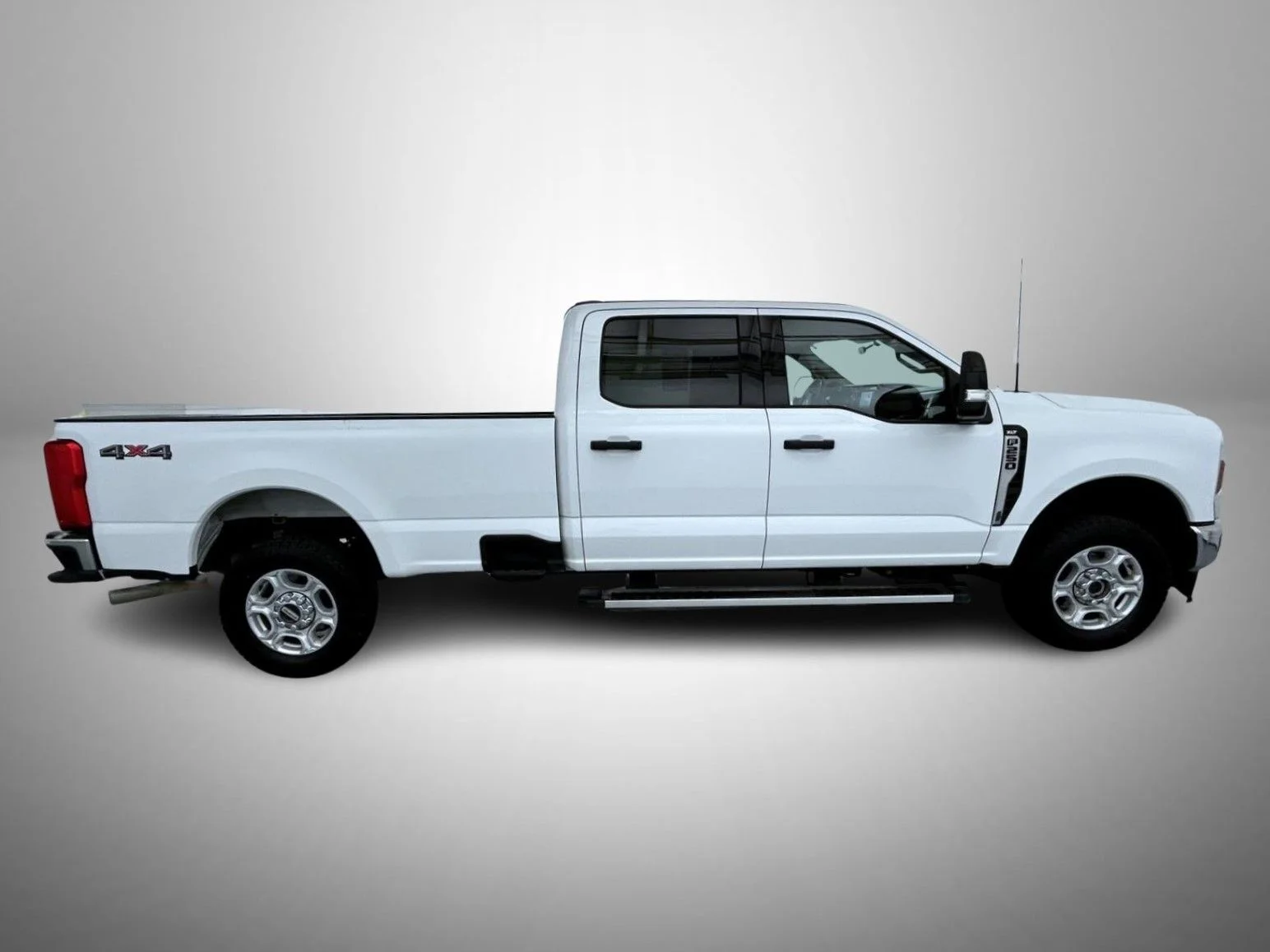 Used 2025 White Ford XLT image 4