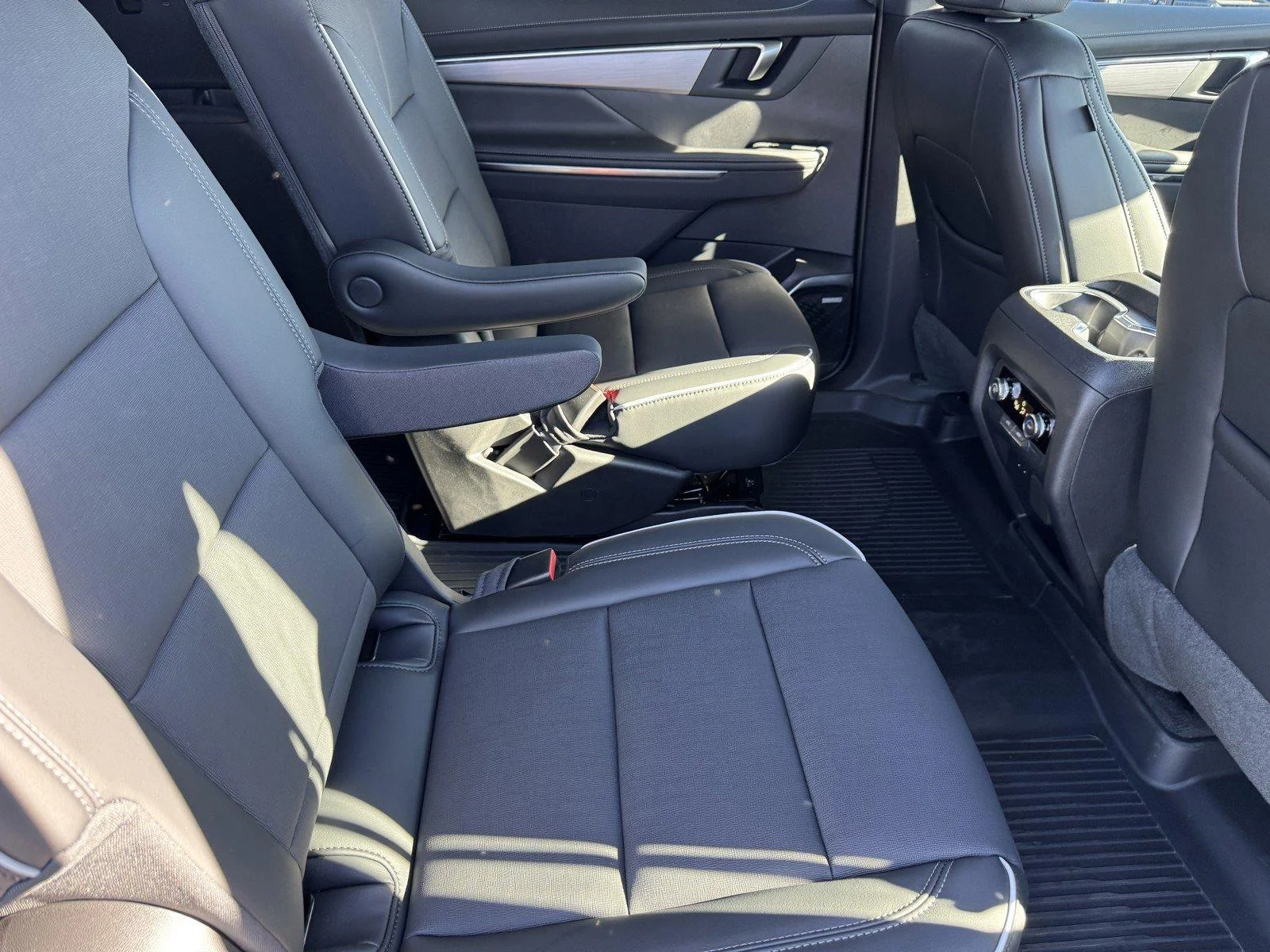 New 2026 Iridescent White Tricoat Buick Preferred image 9