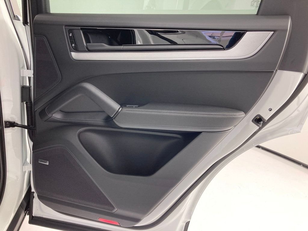 2026 Porsche Cayenne Base - Photo 17