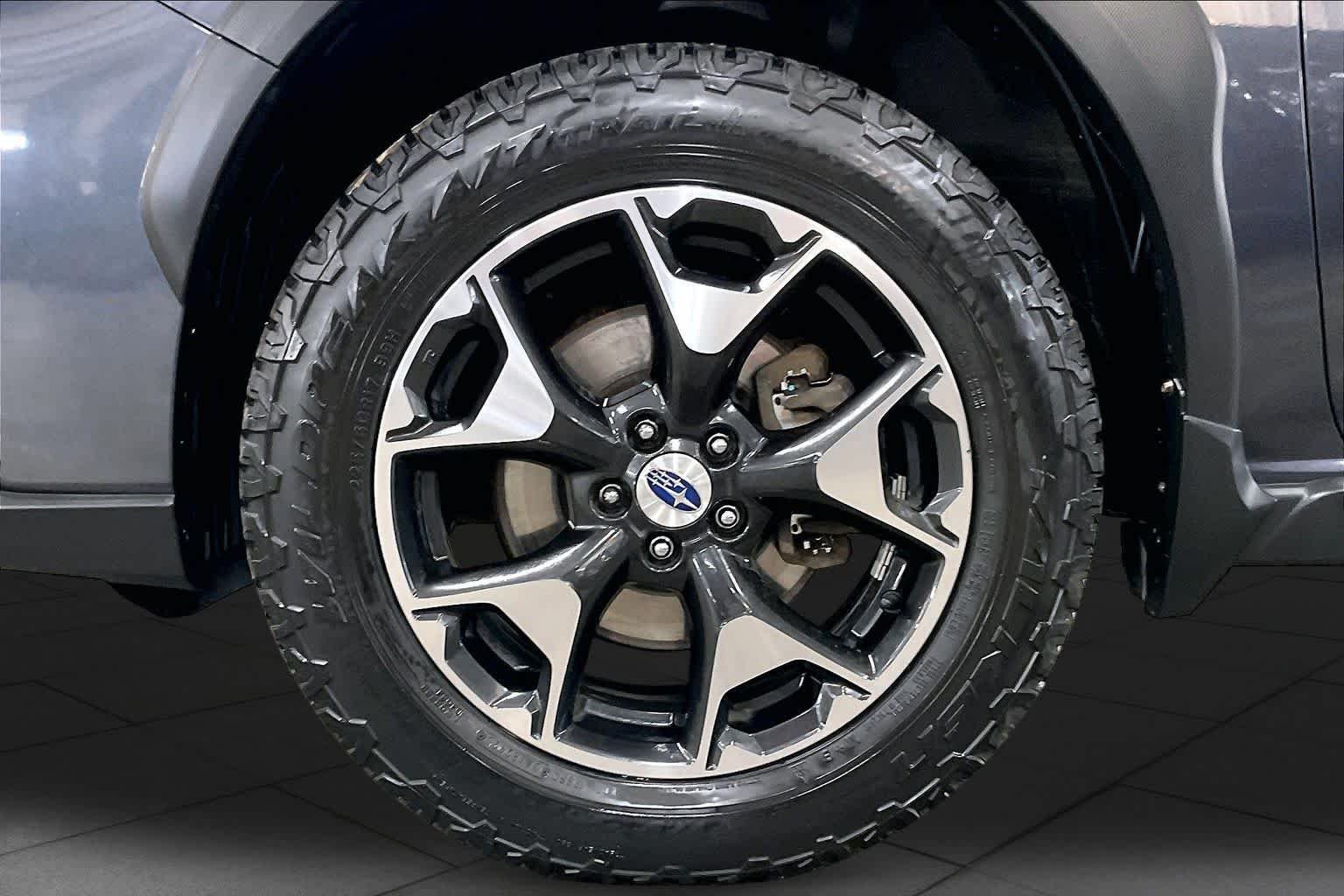 Used 2018 Dark Gray Metallic Subaru Premium image 11
