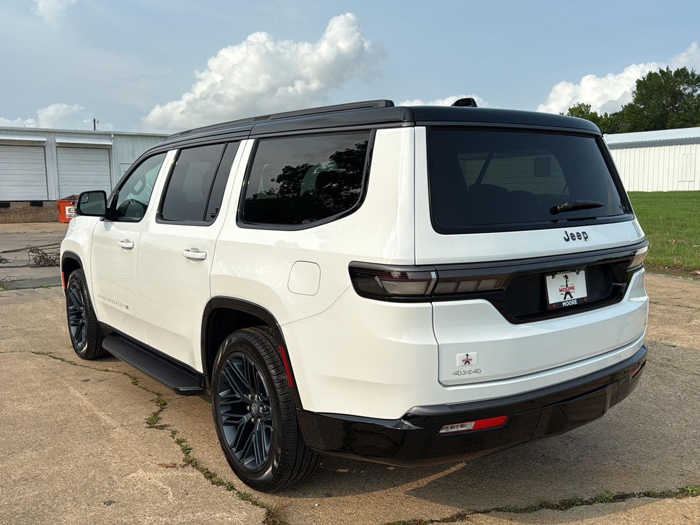 New 2026 Bright White Clear-Coat Exterior Paint Jeep 85th Anniversary image 5