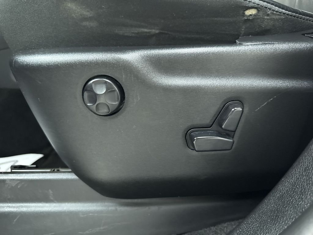 Used 2018 Billet Silver Metallic Jeep Limited image 13