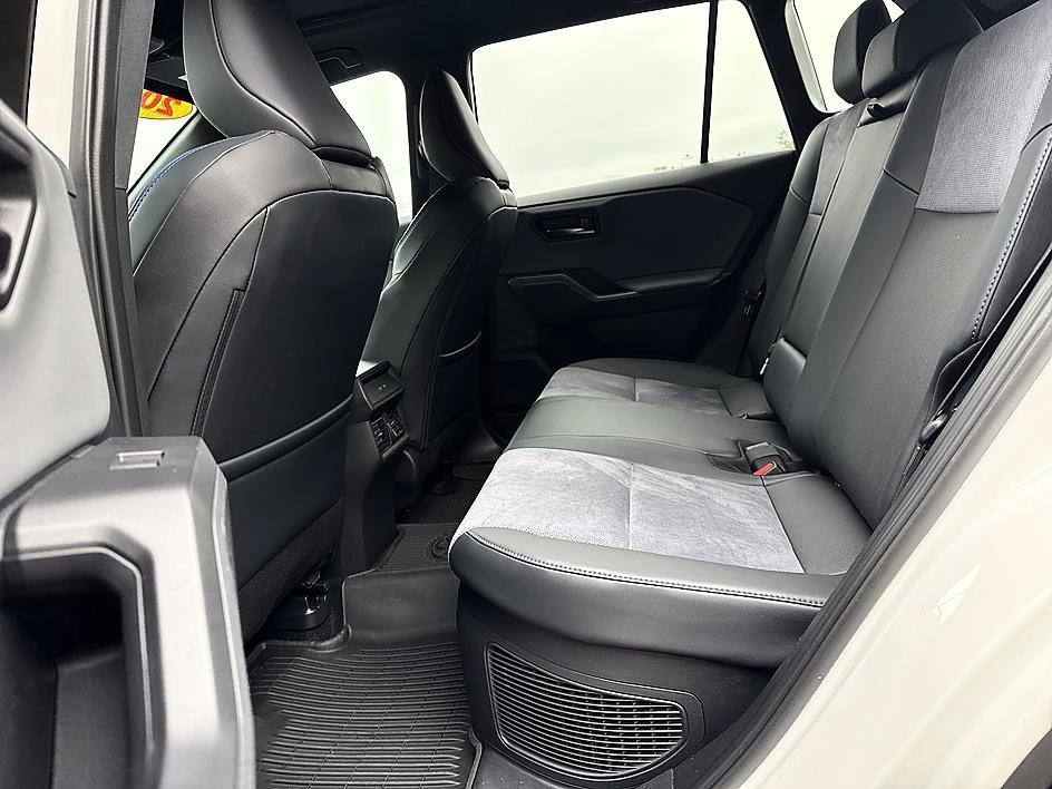 Used 2026 Wind Chill Pearl w/Black Roof Toyota XSE image 12
