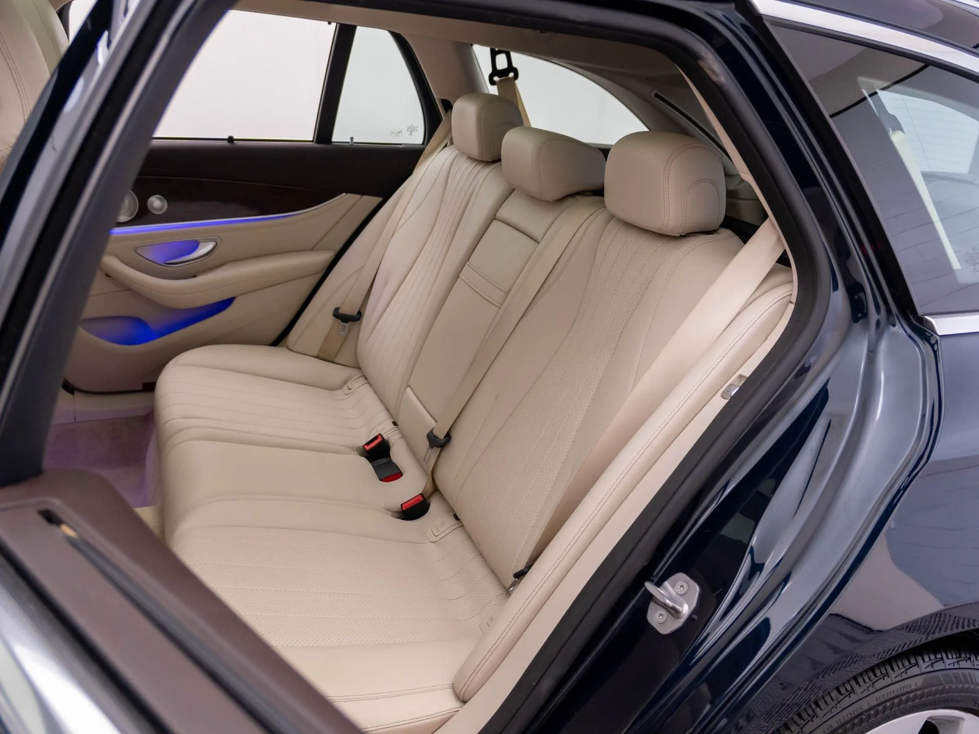 Used 2017 Black Mercedes-Benz E 400 image 16