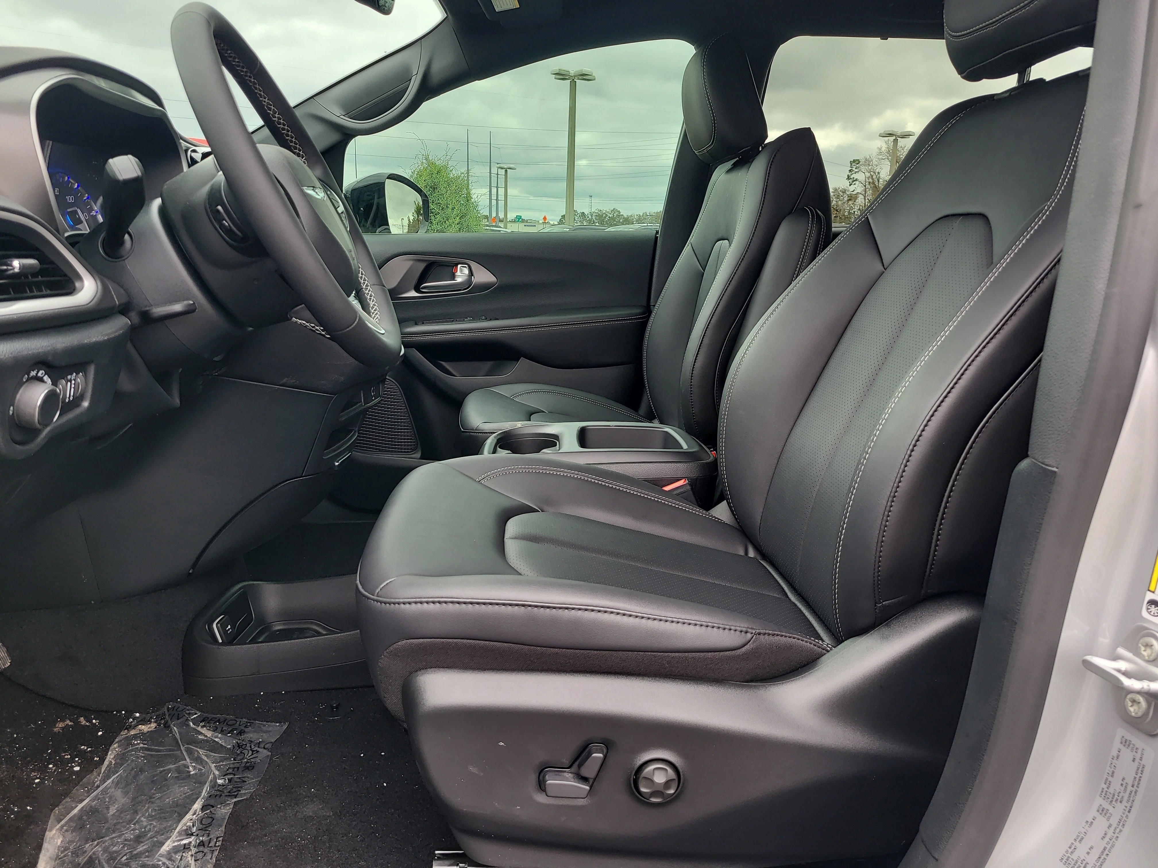 New 2026 Silver Mist Clearcoat Chrysler LX image 15