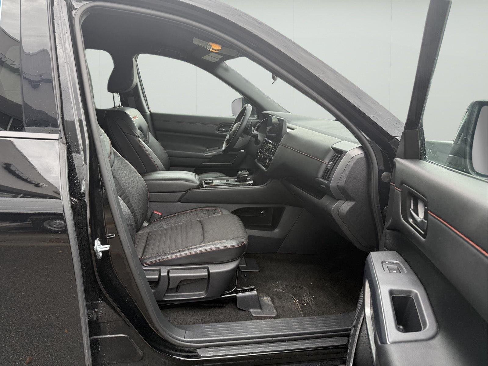 Used 2026 Black Nissan Rock Creek image 14