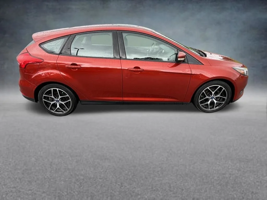 Used 2018 Red Ford SEL image 7