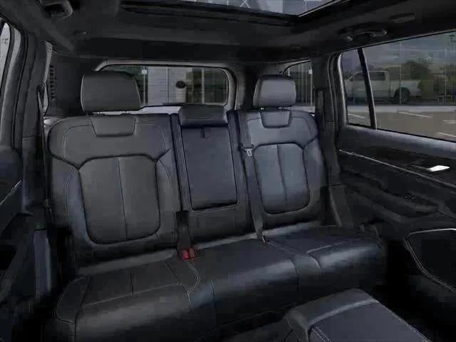 New 2026 Silver Zynith Exterior Paint Jeep Limited image 24