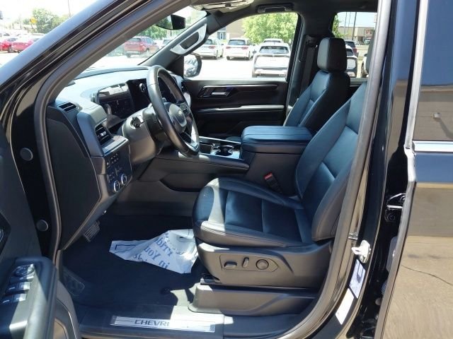 Used 2025 Black Chevrolet LT image 25