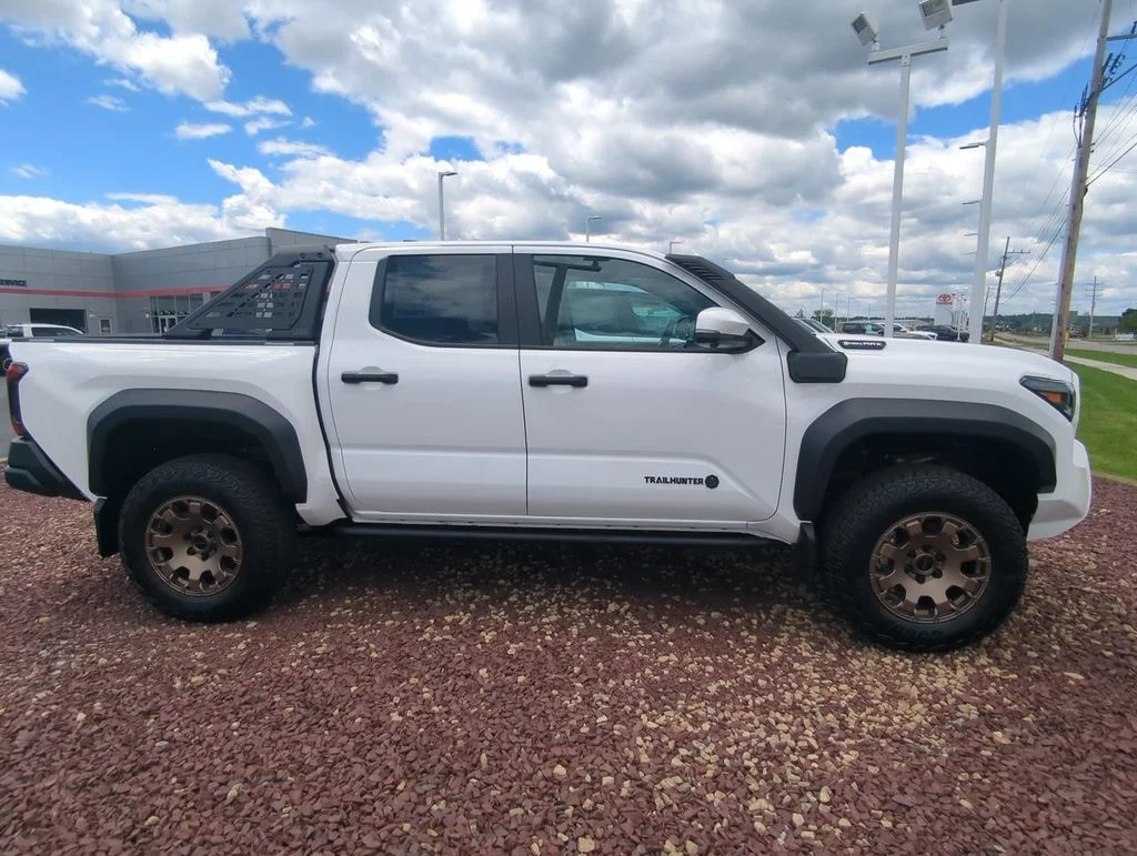 2026 Toyota Tacoma Trailhunter - Photo 9