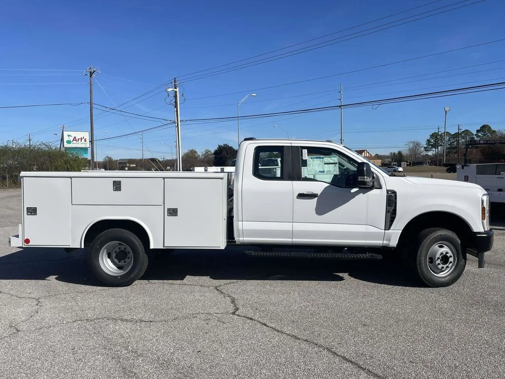 New 2025 White Ford XL image 2