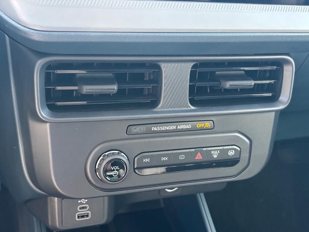 2025 Ford Maverick XL - Photo 15