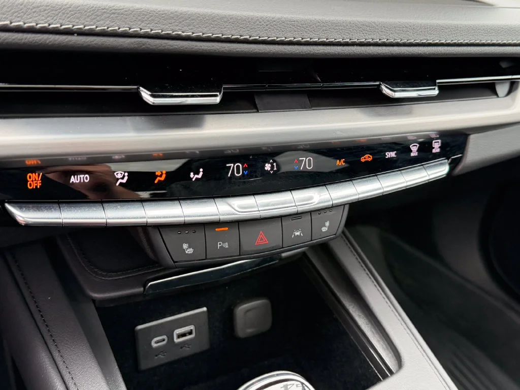 2024 Cadillac XT4 Premium Luxury - Photo 41