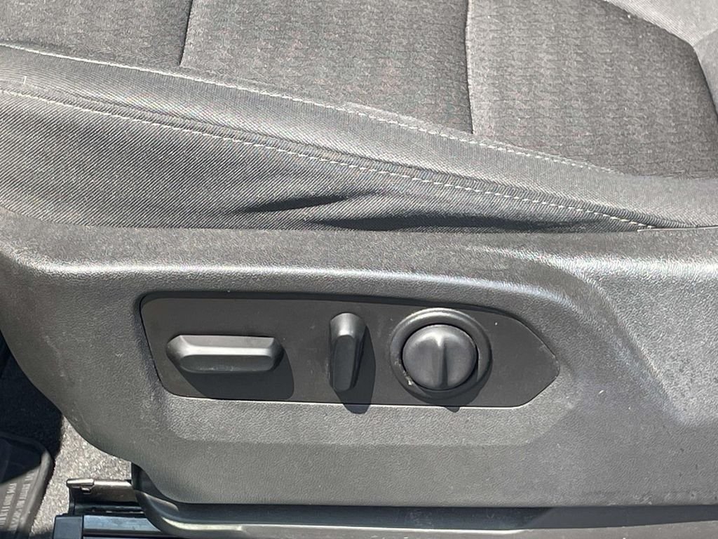 Used 2020 Blue GMC Elevation image 10
