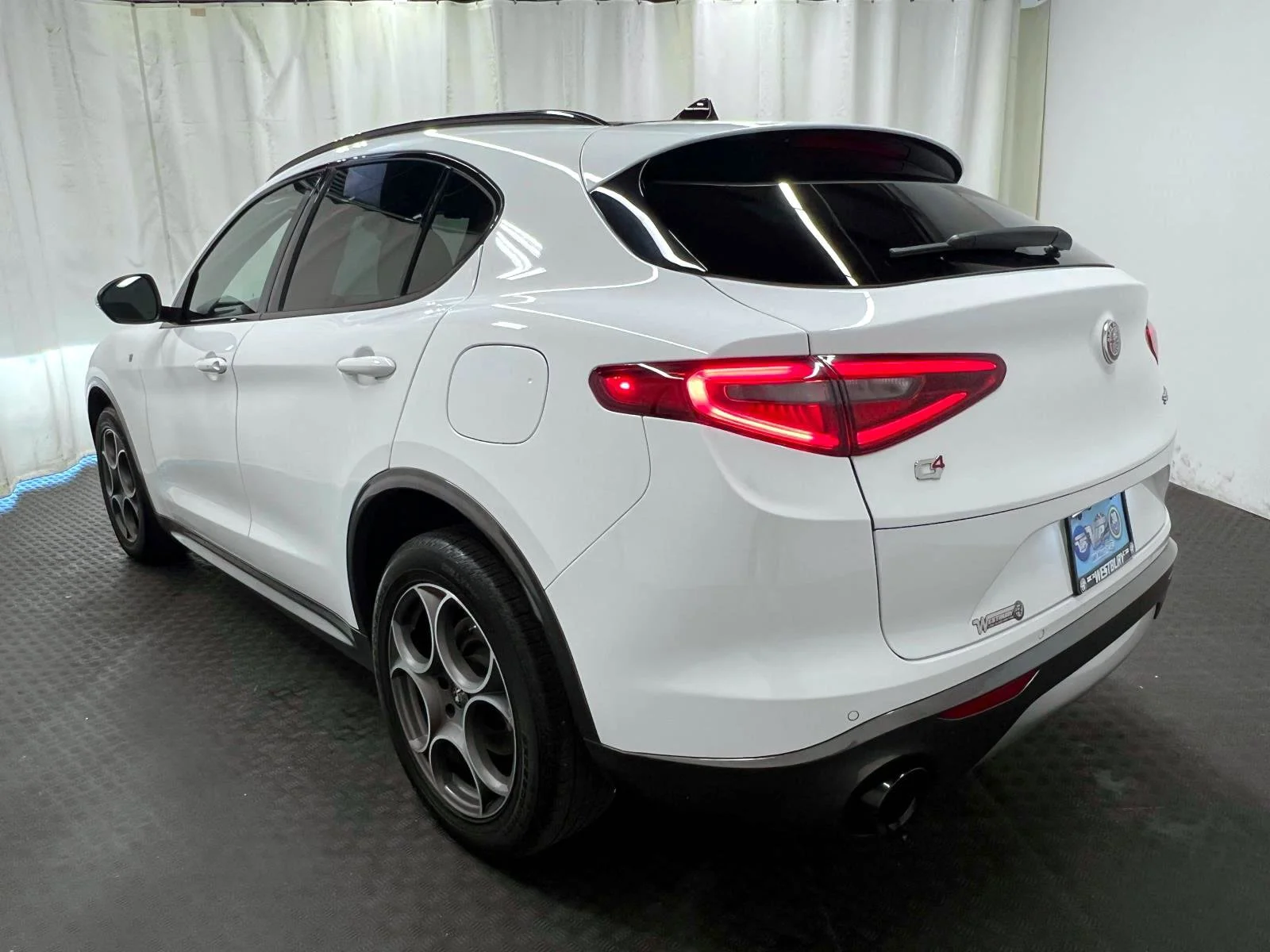 Used 2023 Alfa White Alfa Romeo Ti image 8