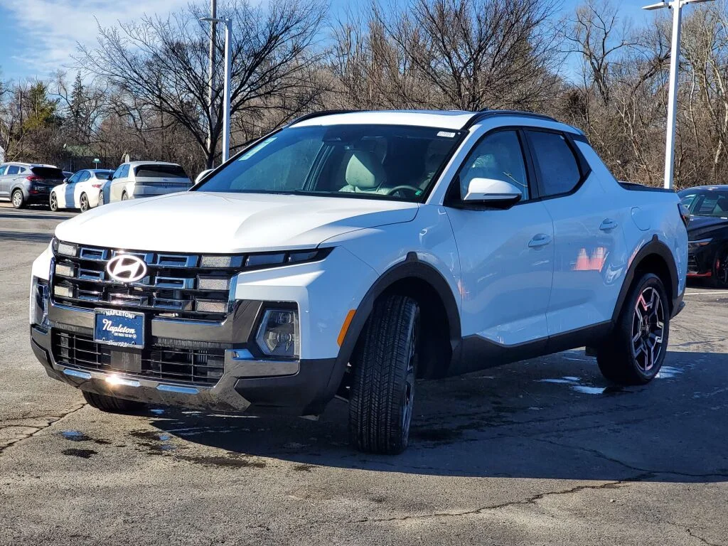 Used 2025 White Hyundai Limited image 5
