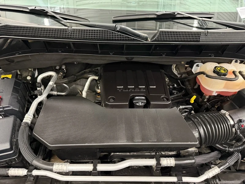 Used 2023 Summit White Chevrolet LT image 37