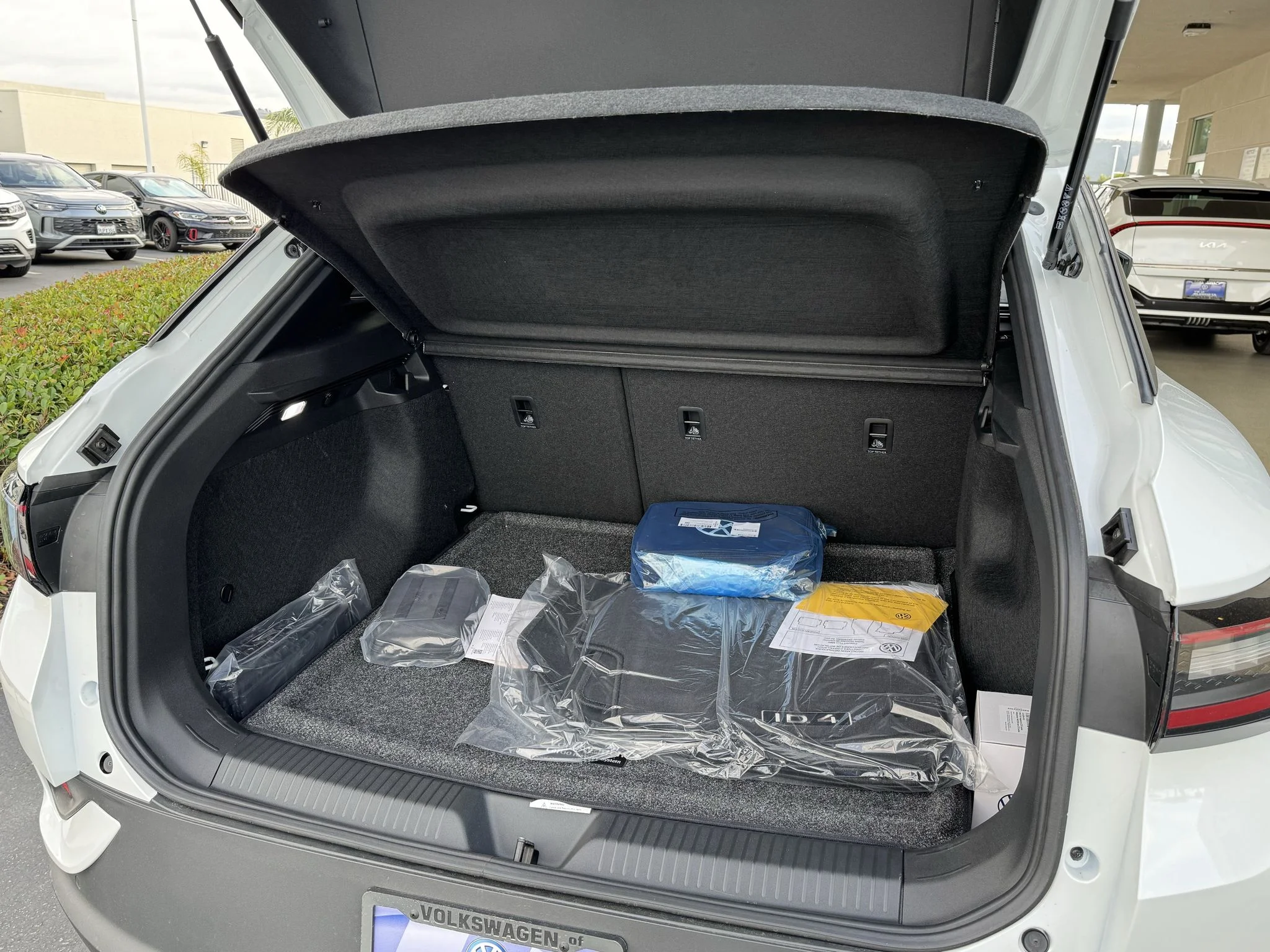 New 2026 Opal White Pearl Volkswagen Pro image 33