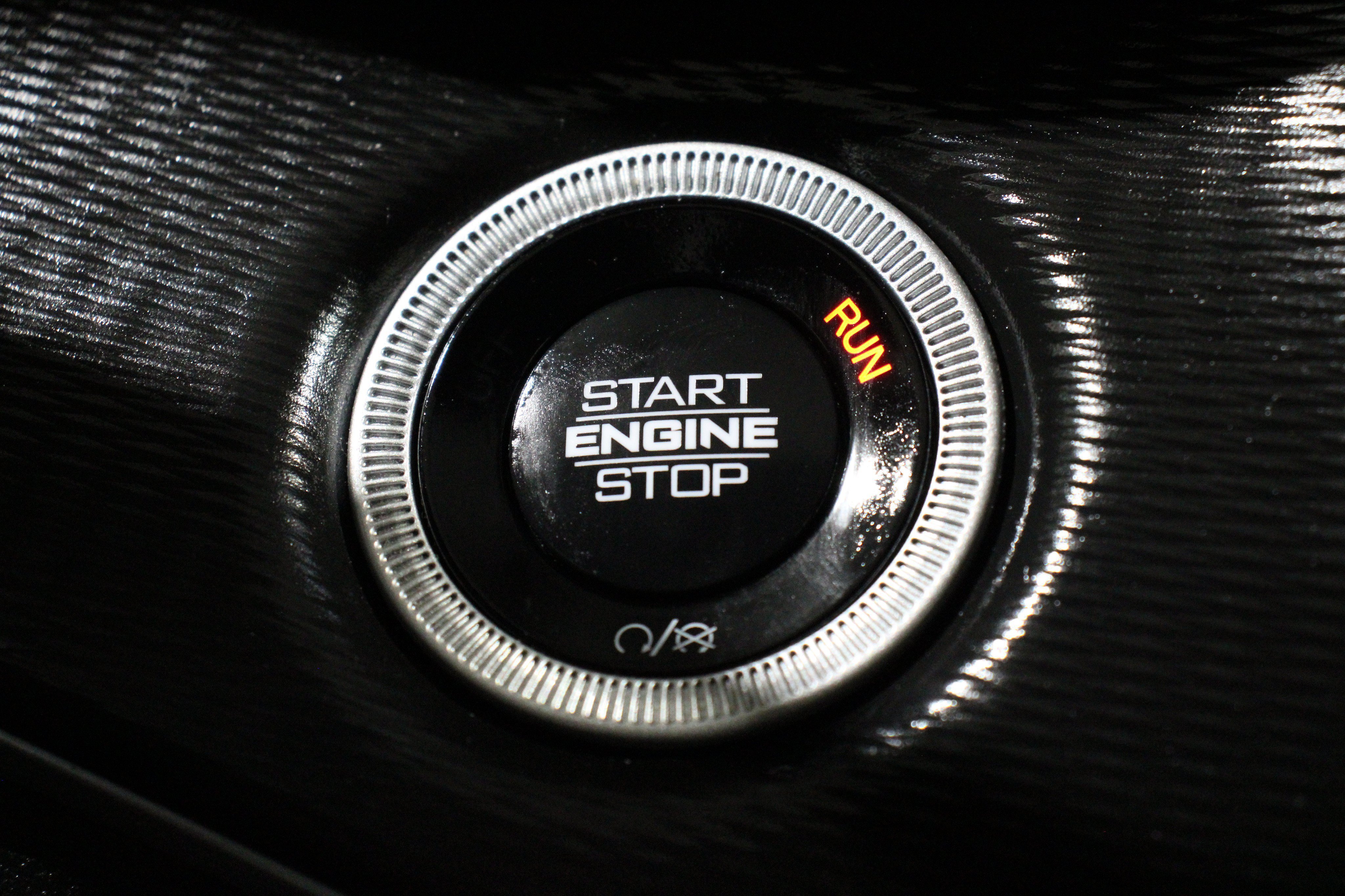 Used 2025 Silver Zynith Jeep Altitude image 23
