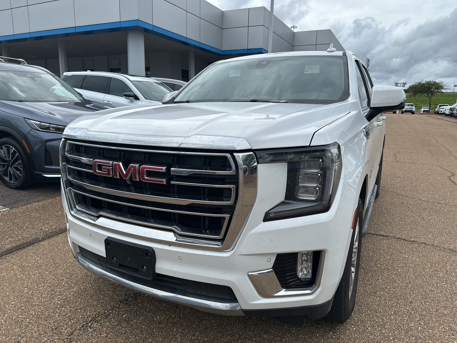 Used 2021 White GMC SLT image 2