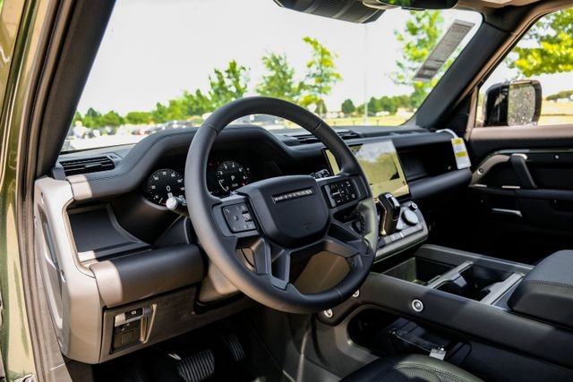 New 2026 Woolstone Green Land Rover S image 2