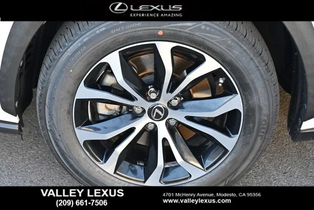 Used 2016 White Lexus 200t image 22