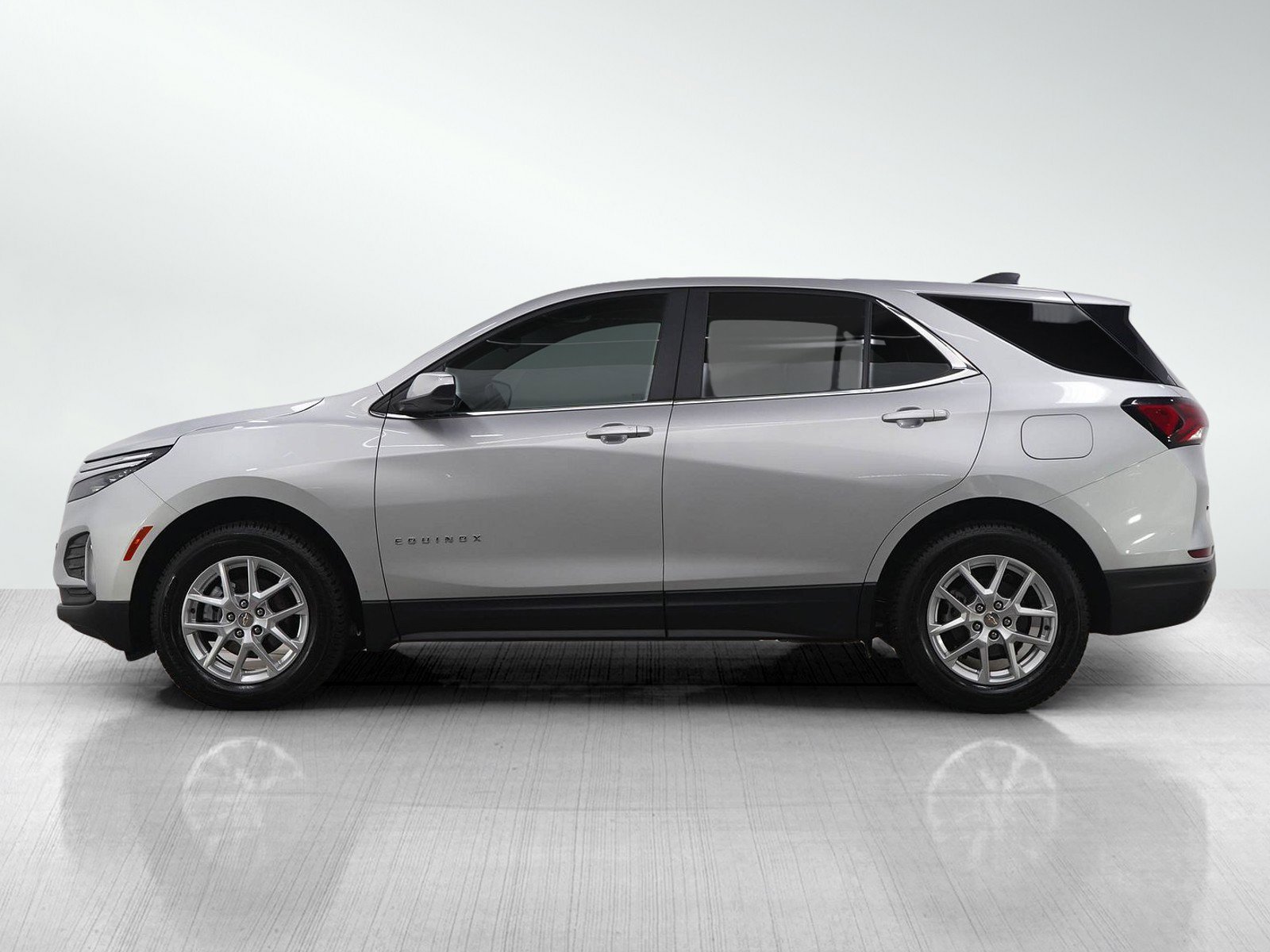 Used 2022 Chevrolet Equinox LT with VIN 3GNAXUEV8NL221603 for sale in White Bear Lake, Minnesota