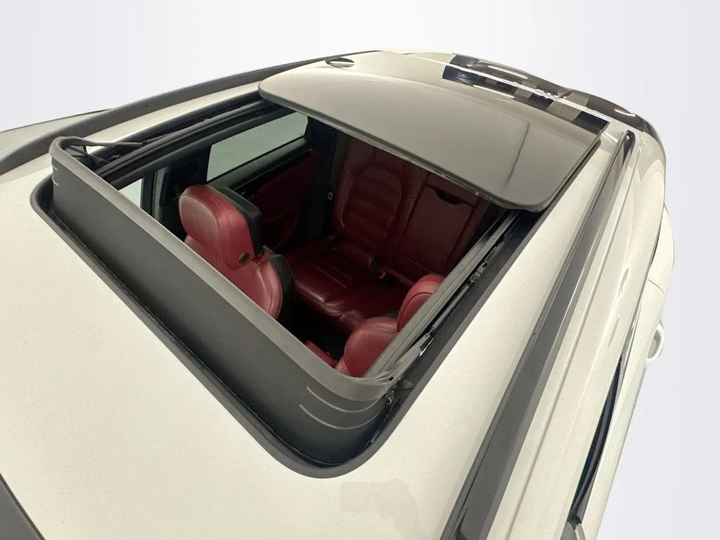 Used 2023 White Porsche T image 23