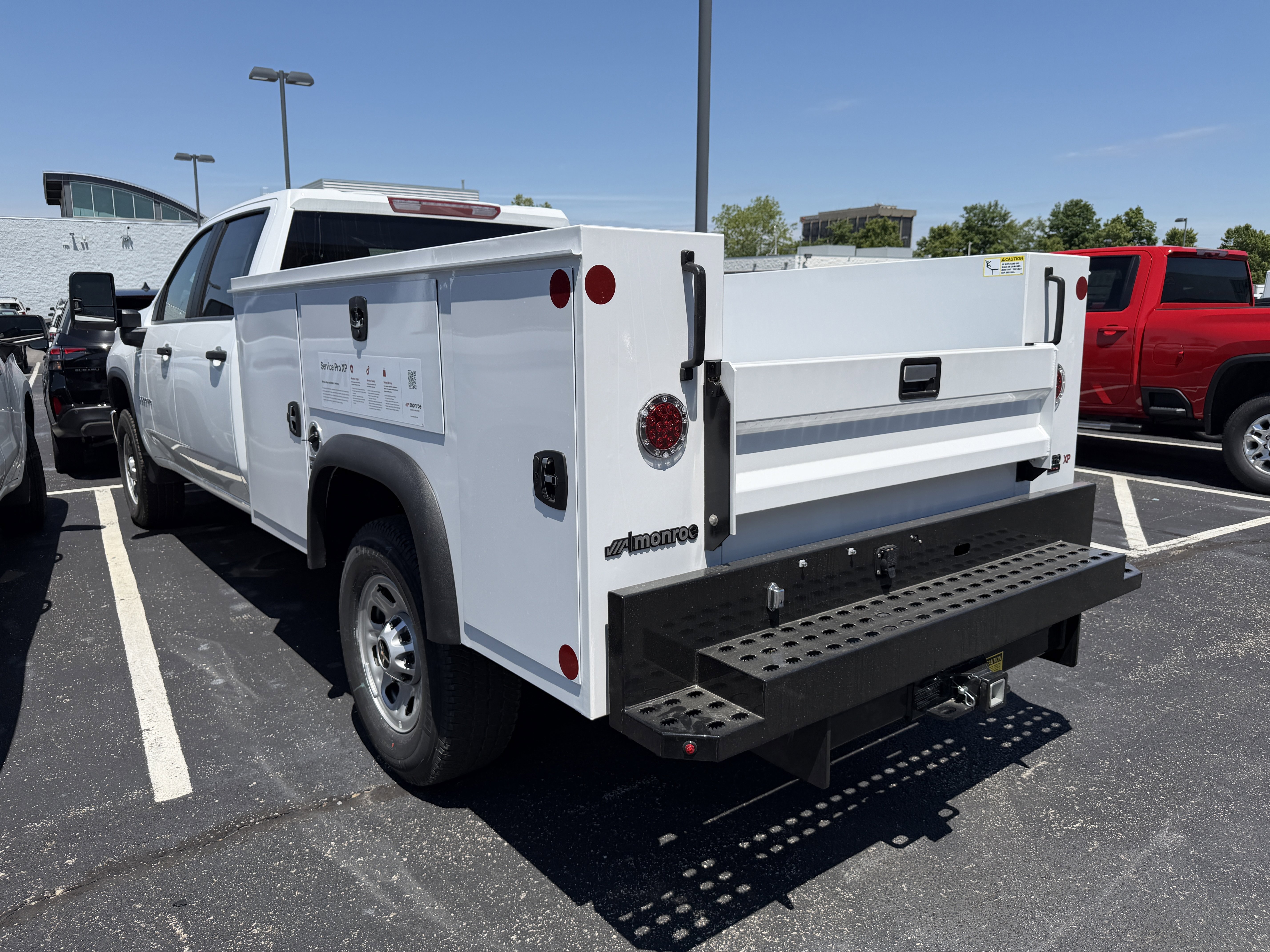 New 2026 Summit White Chevrolet WT image 5